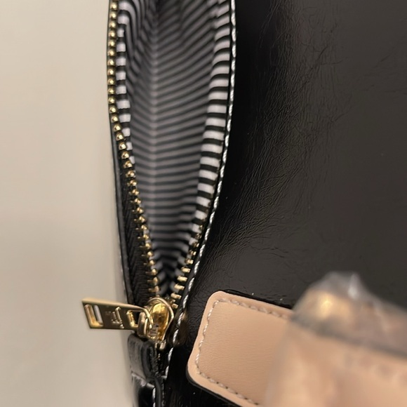 Black and cream tote bag. - Picture 16 of 17